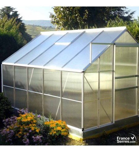 Pourquoi utiliser des plaques de polycarbonate transparent pour couvrir les  toits de vos serres ? - Tendance et Jardin