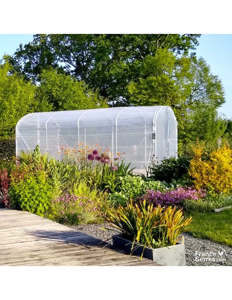 Serre de jardin d'une surface de 12 m²