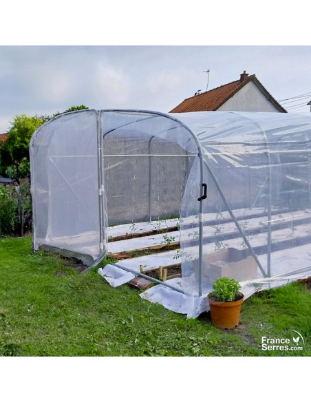 Serre tunnel de jardin équipée de deux larges portes