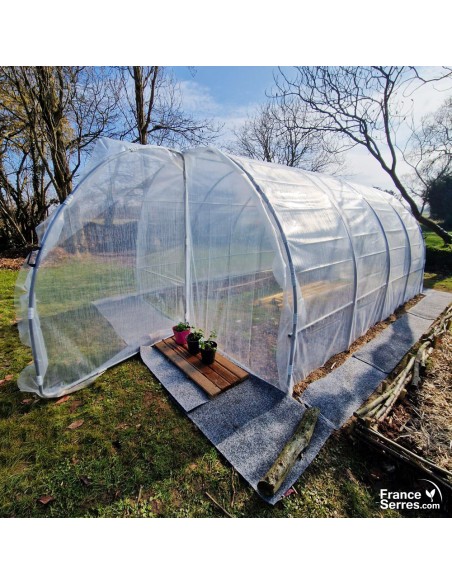 Serre tunnel de jardin avec 2 portes sur charnières et bâche thermique 12m²