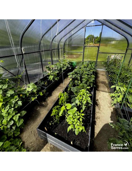 Jardinière en métal anthracite pour organiser vos plantations dans une serre