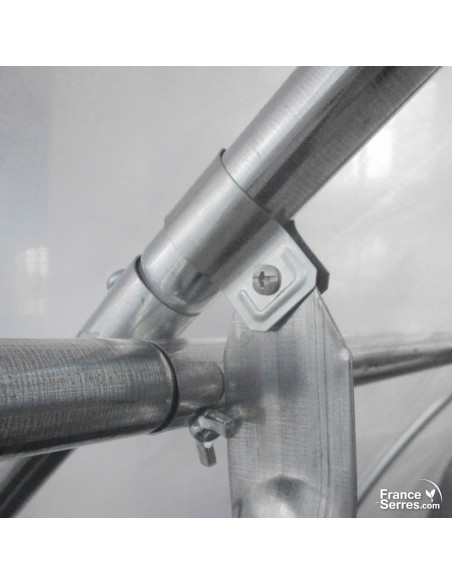 Les colliers fournis permettent de s'accrocher sur la structure de votre serre tunnel de jardin (Ø25mm, Ø32mm et Ø40mm)