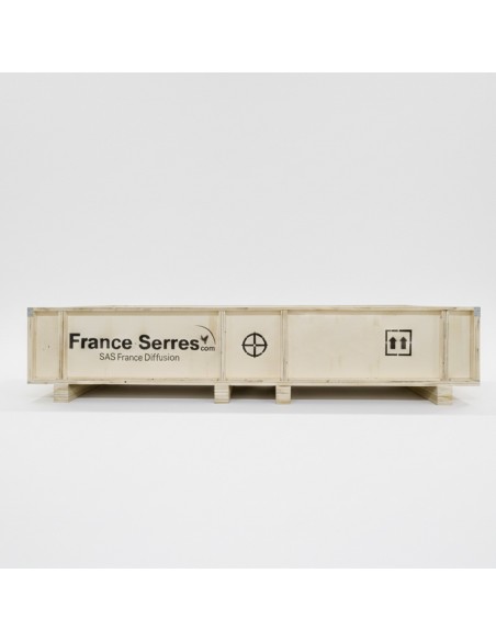 La serre professionnelle de 48 m² est livrée dans une caisse de transport pour une livraison rapide et de qualité