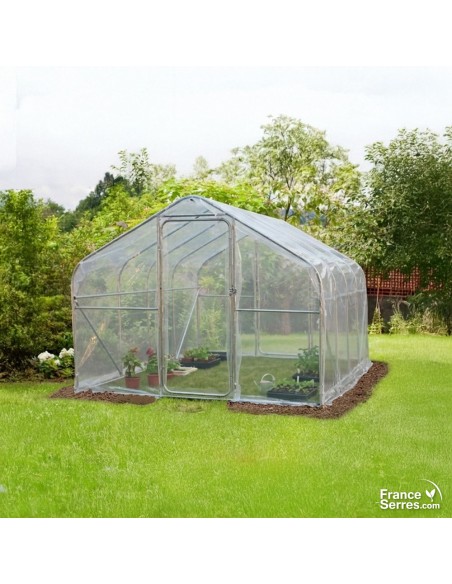 La serre chapelle  de12m² est à la fois élégante et performante