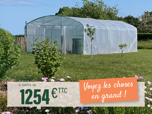 photo-serre-dans-jardin-nos-serres-tunnel-30-40-70-metres-carres-a-partir-de-mille-deux-cent-cinquante-quatre-euros