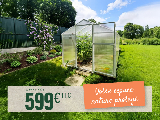 photo-serre-polycarbonate-dans-un-jardin-modele-traditionnel-a-partir-de-cinq-cent-quatre-vingt-dix-neuf-euros